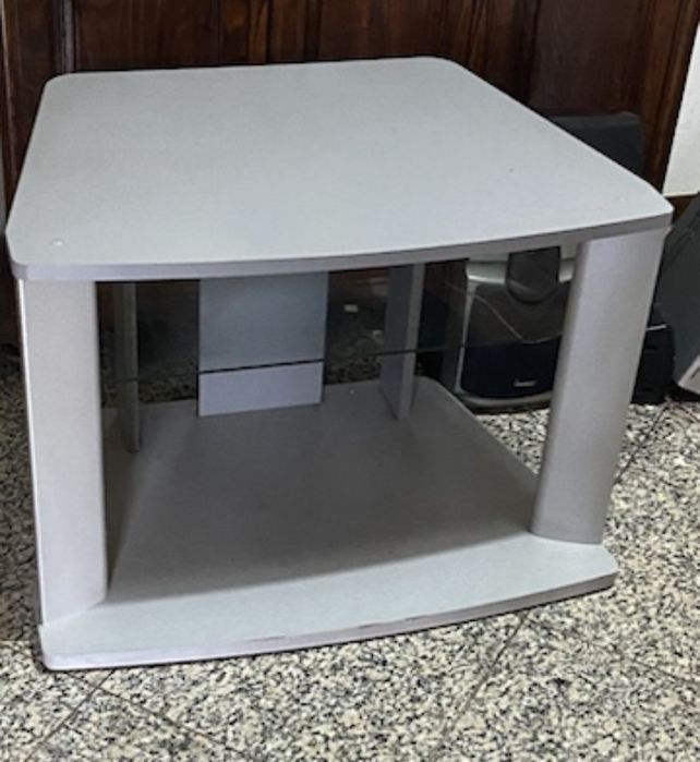 Mesa de Televisão e Aparelhagem