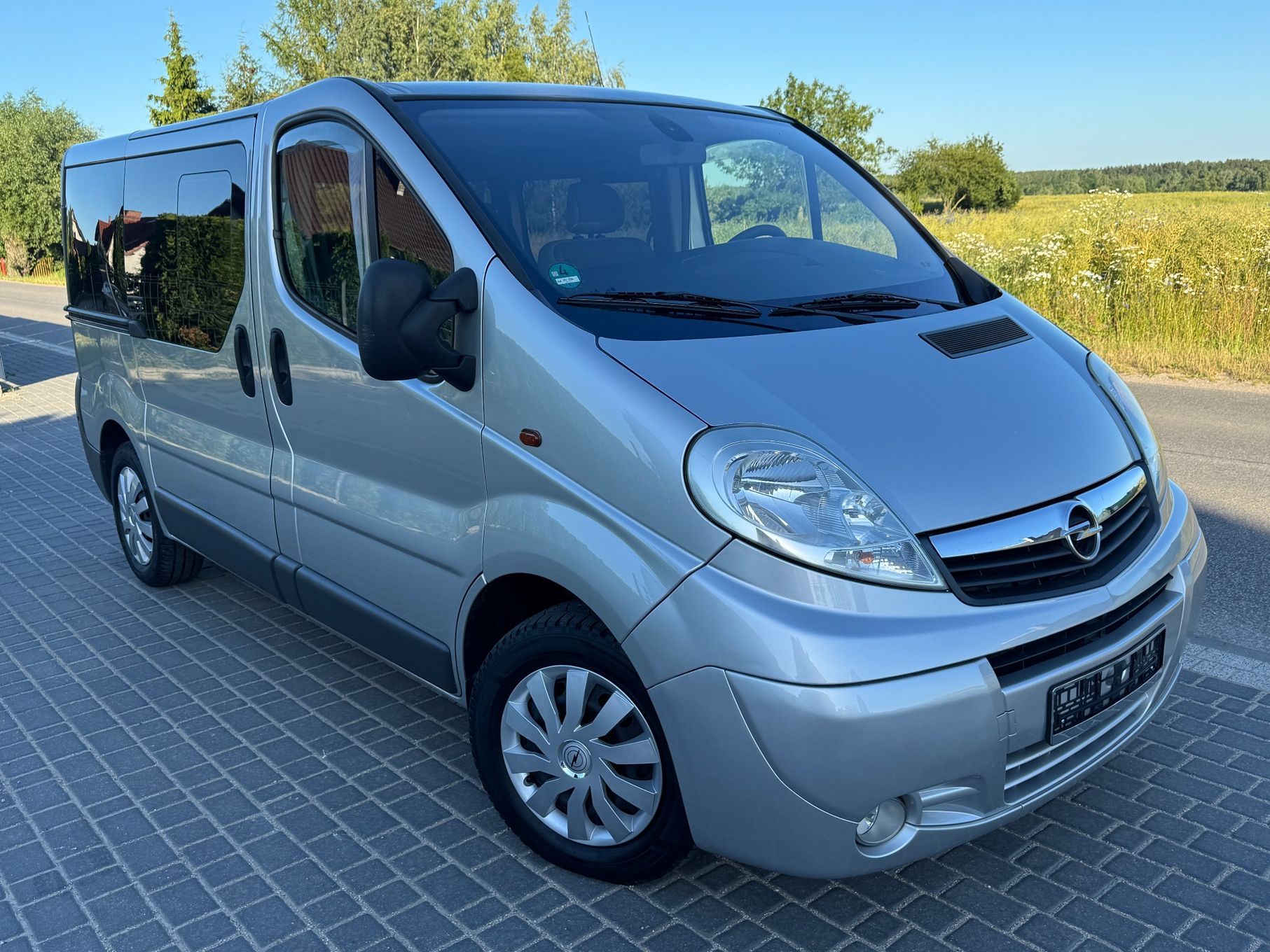 Opel Vivaro Automat /Nawiewy tył /2x drzwi przesuwane /Zadbany /Polecam