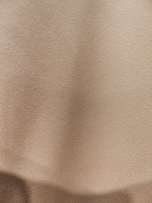 Elegancka sukienka z lejącym dekoltem, w kolorze ecru