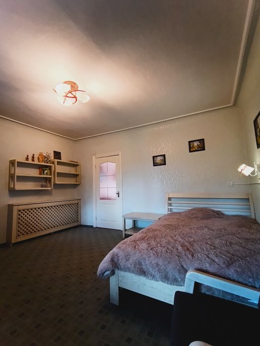 Здається будинок в районі площі Захисників України (Визволення)