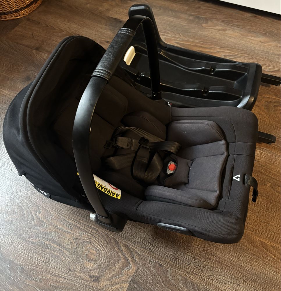 Sprzedam fotelik/nosidełko z bazą isofix Bugaboo Turtle Air Nuna