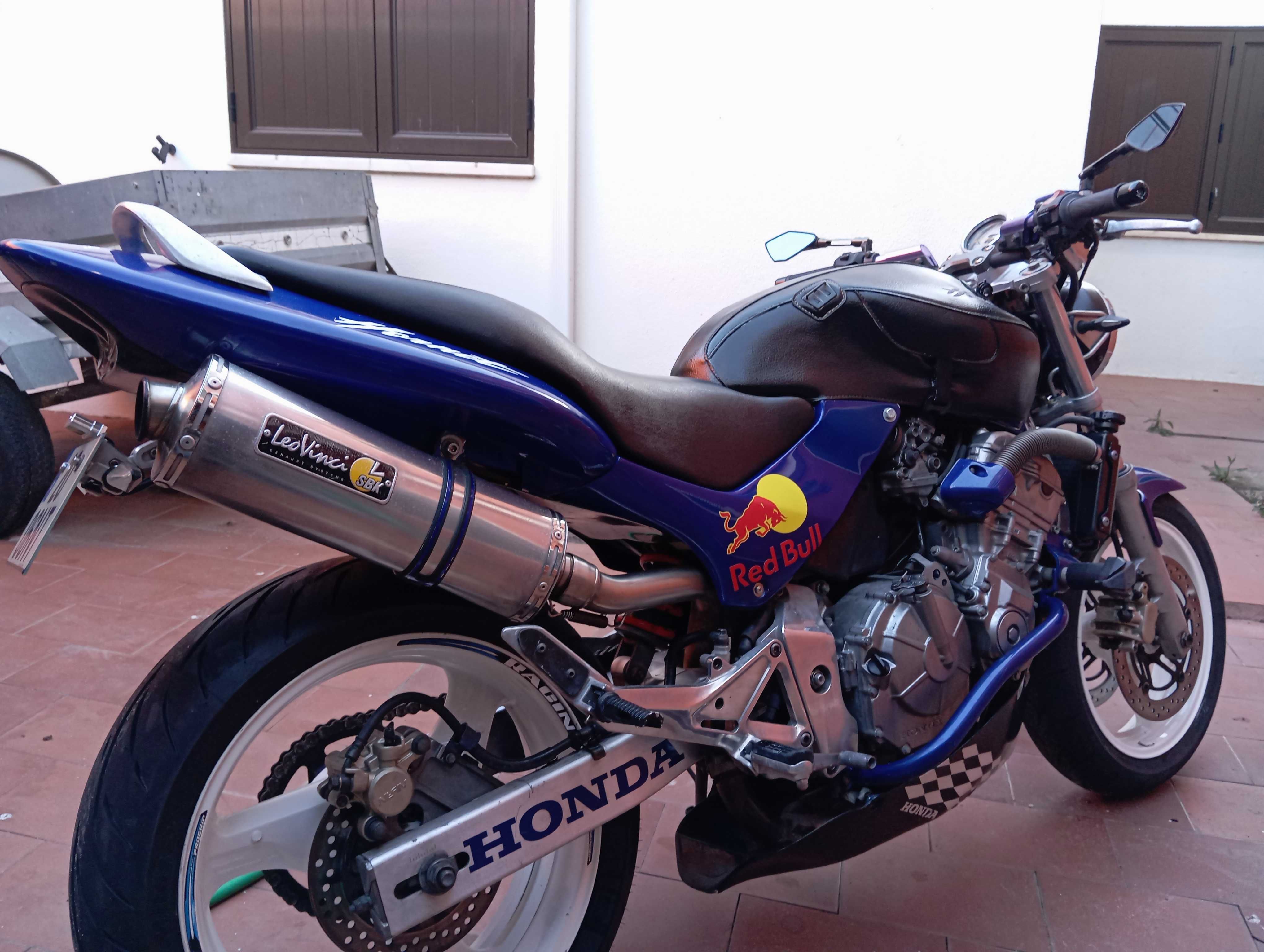 Moto Honda hornet 600