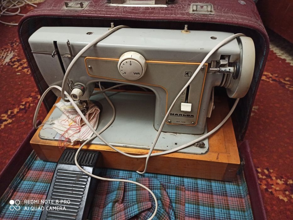 Продам швейную машину "Мальва".