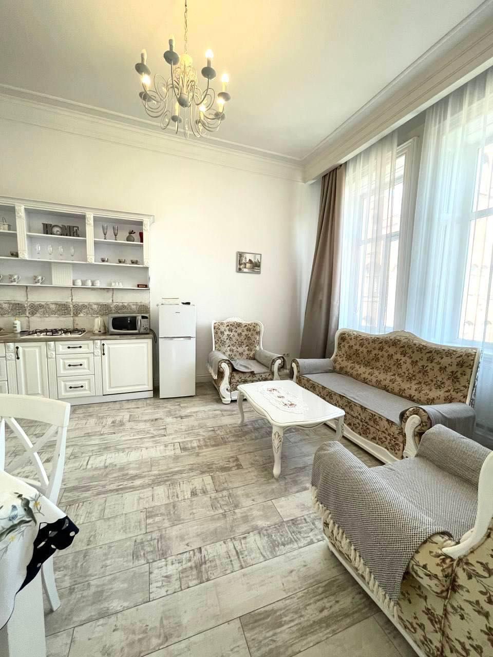 Оренда 2 кімнатної квартири, вул. Городоцька ( центр міста )