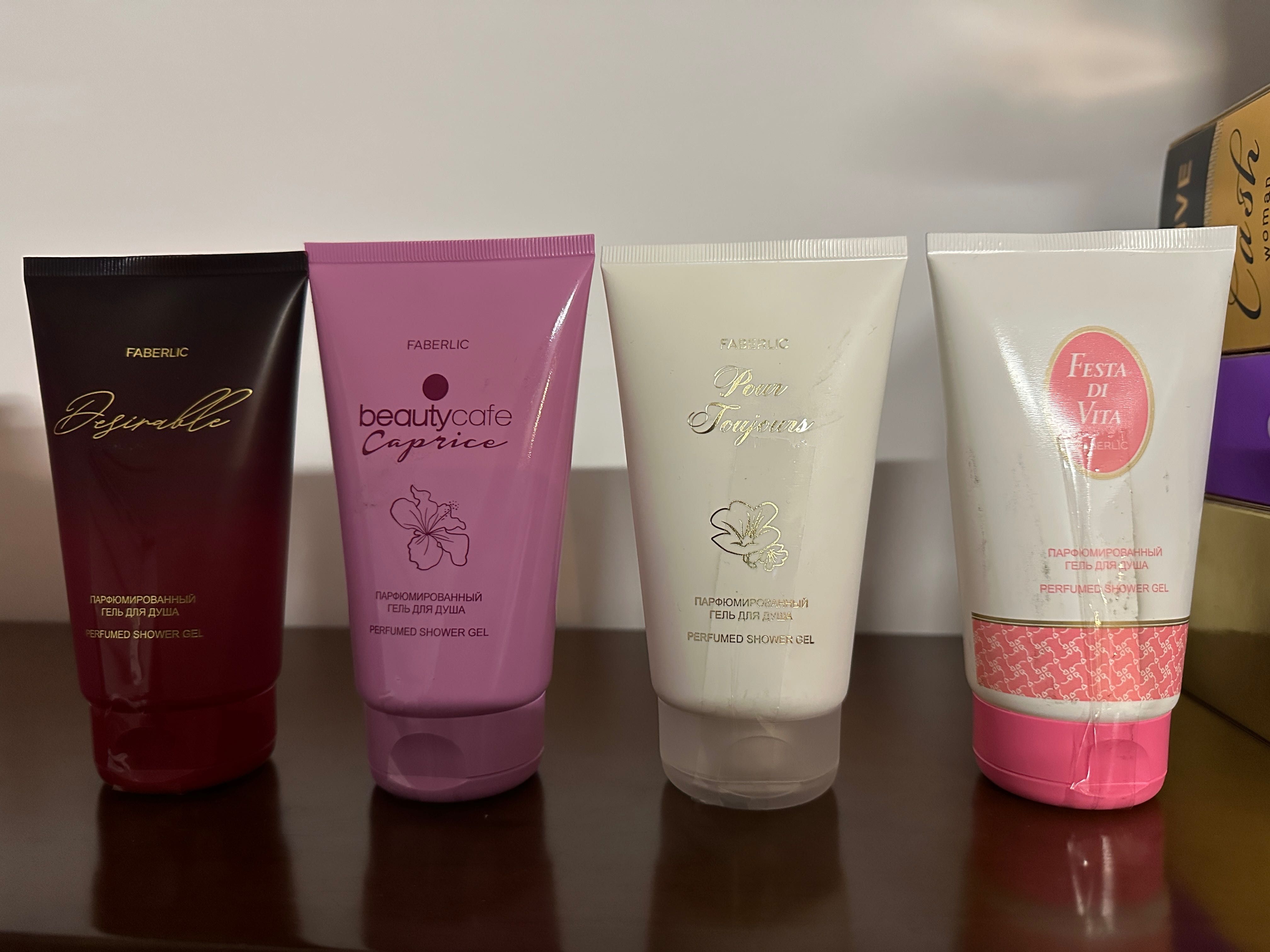 4 Géis de Banho Perfumados Faberlic