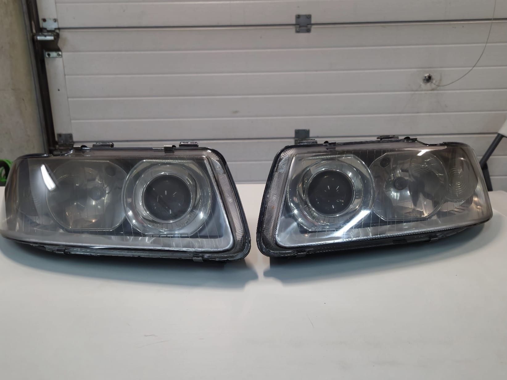 Faróis Originais Audi A3 8L