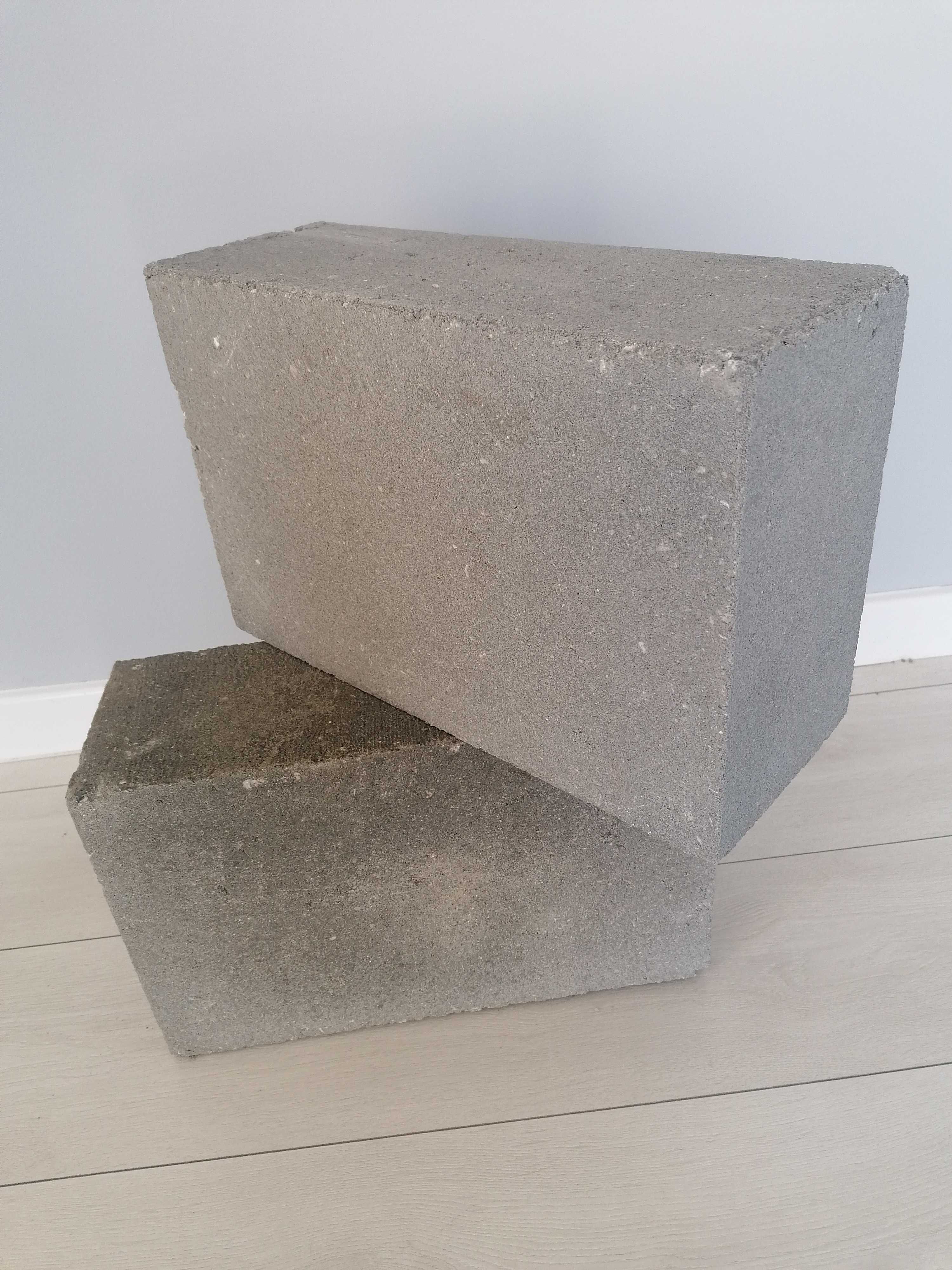 Bloczek fundamentowy betonowy B-15 Okazja Leca 24 cm