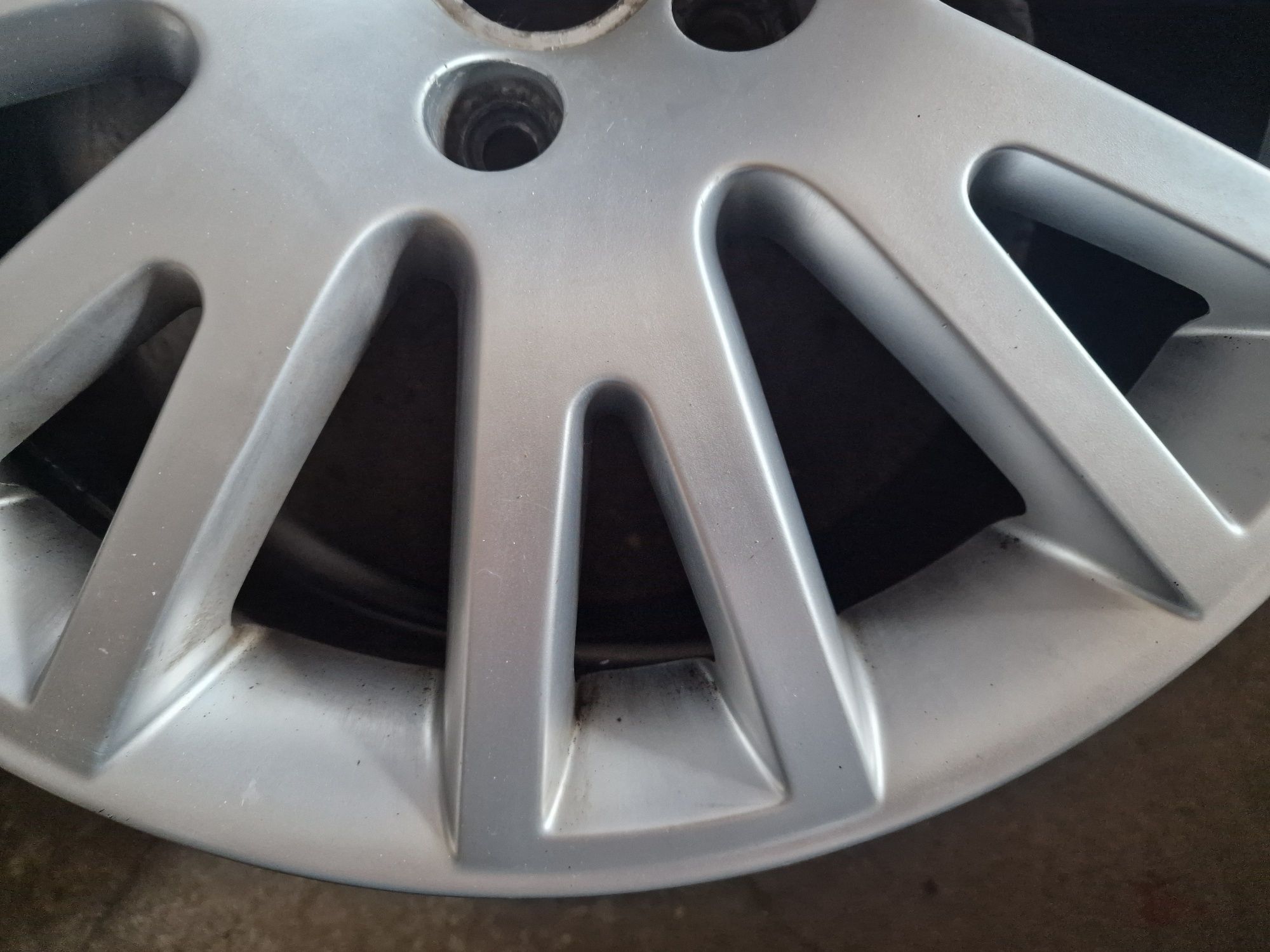 Felga alufelga 17 AUDI A6 C6 A4 B7 7.5Jx17 H2 ET45 aluminiowa z oponą