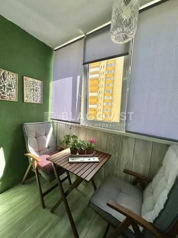 Продам квартиру  Здановської Юлії (Ломоносова), 36в