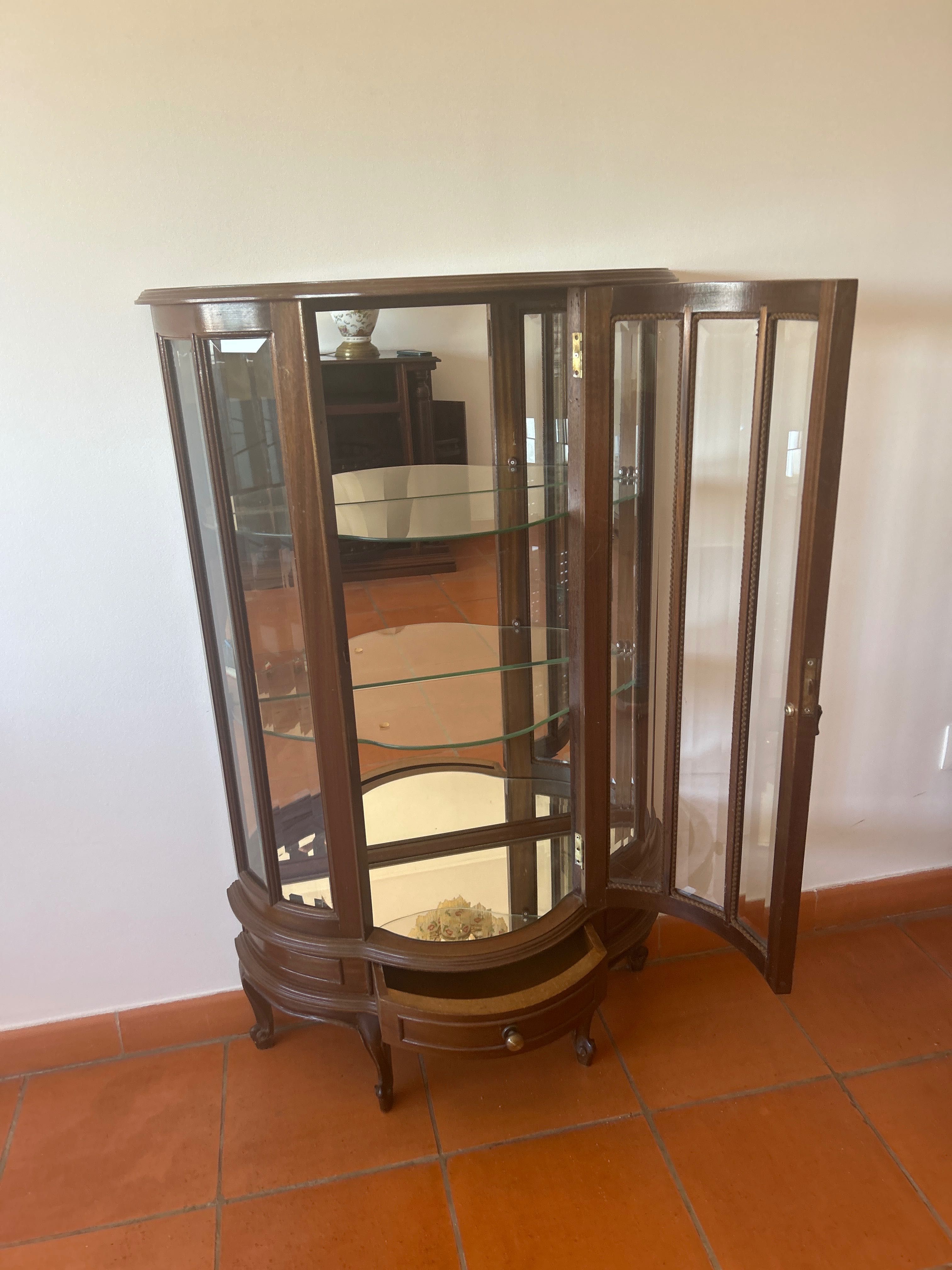 Vitrine pesada bom estado