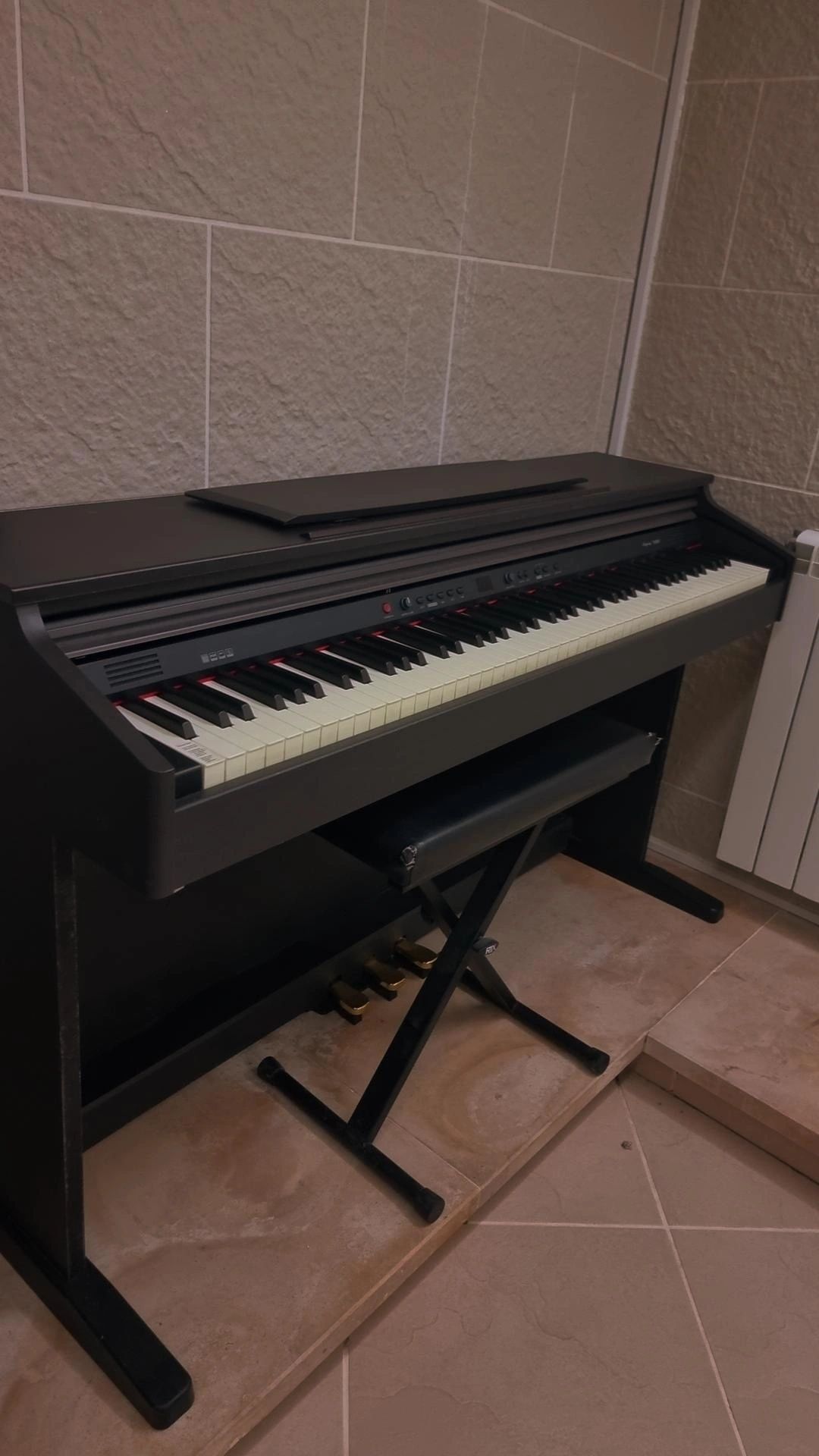 Piano Ringway TG8867