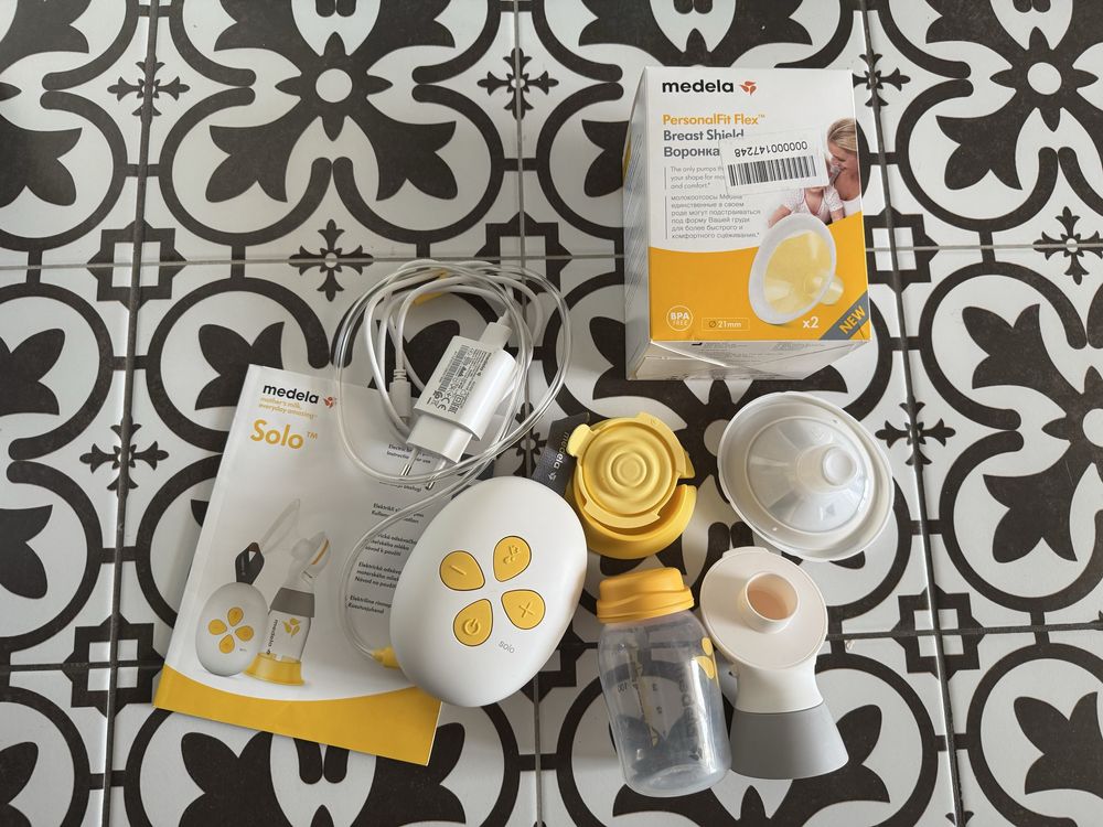 Laktator Medela Solo + lejek 21mm