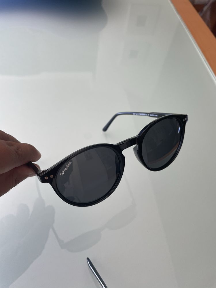 Oculos escuros D. Franklin