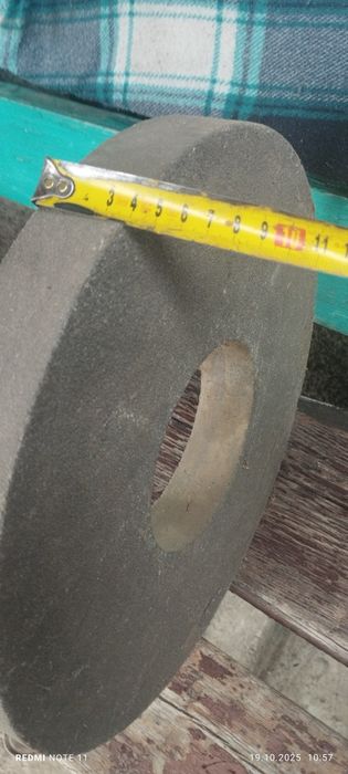 Наждачний круг новий