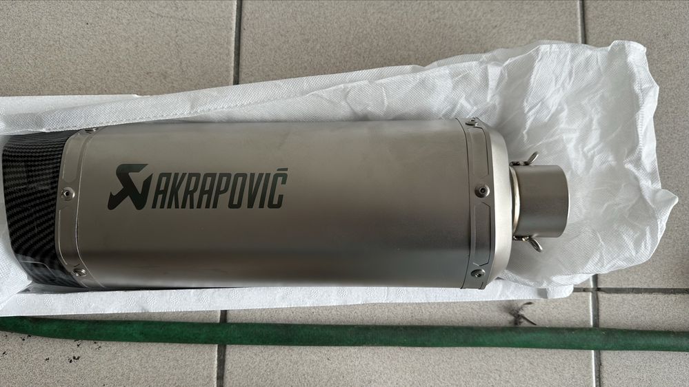 Akrapovic replica