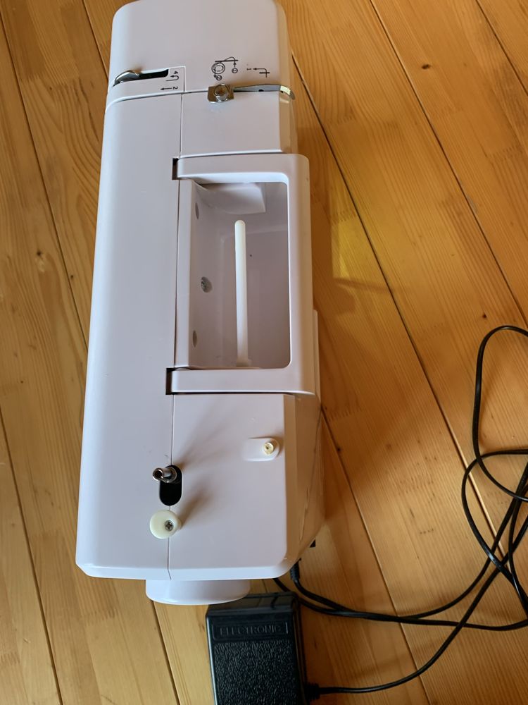 Продам швейну машинку Tec Star