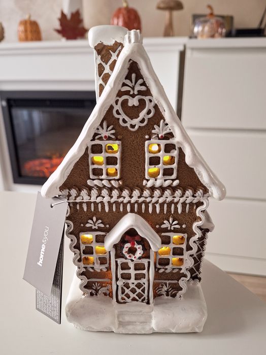 Nowy Świąteczny Domek Piernikowy LED Home&You Figurka na baterie