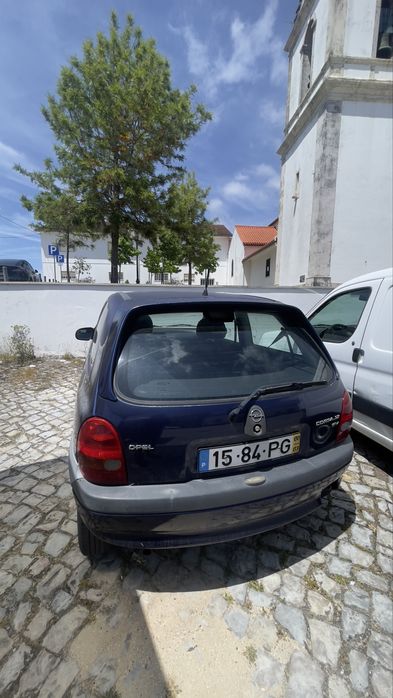 Opel corsa b azul