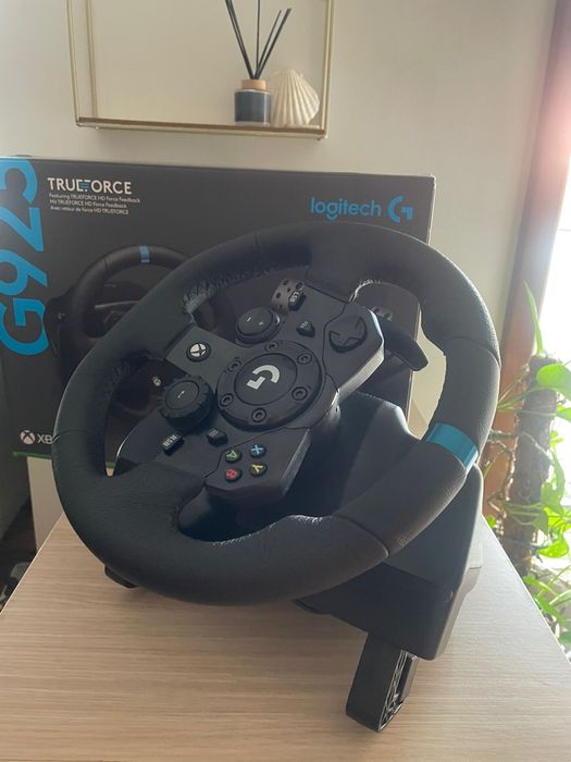 Volante Logitech G923 com 2 anos de garantia