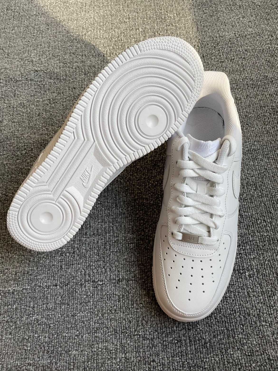 Nowebuty/Nike_Męskie_Air_Force1_White UnisexTrampk40