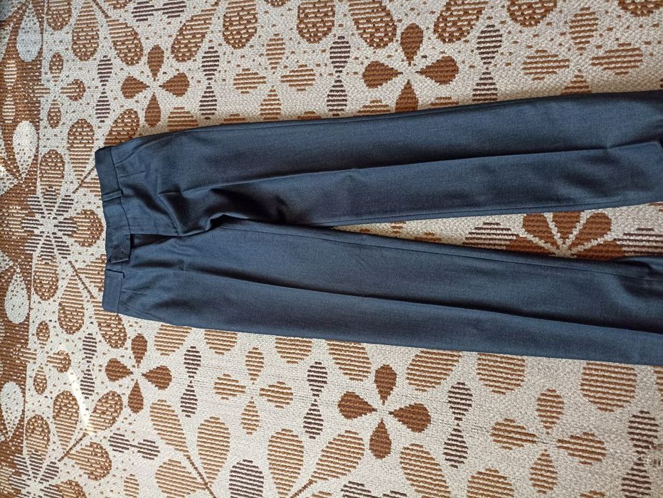 Костюм шкільний на 12- 14 років