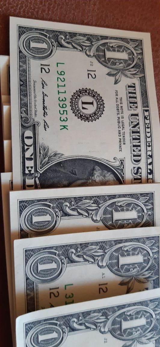 Банкнота 1$,идеальное состояние,номера подряд,год выпуска 2013,Калифор