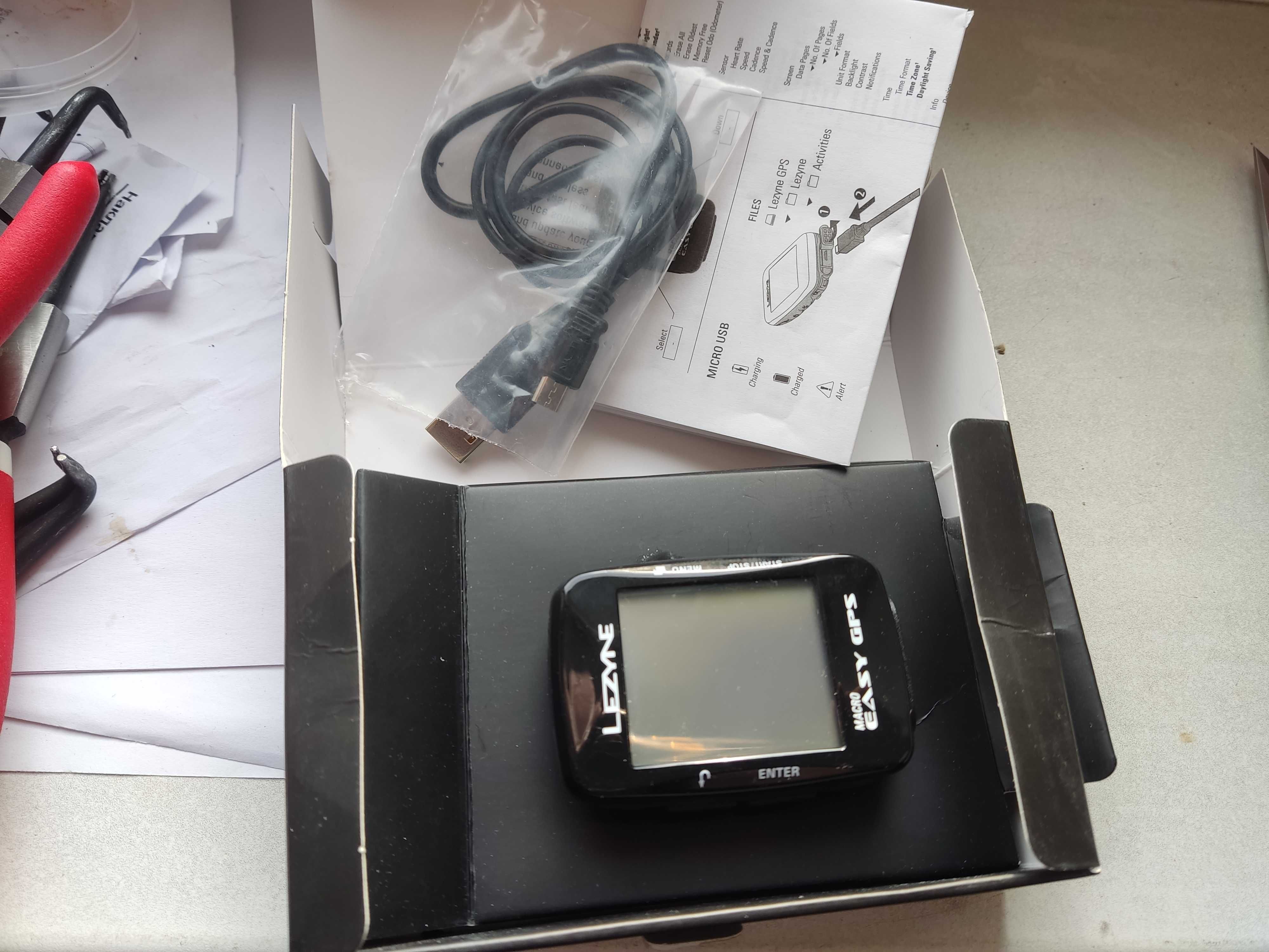 GPS комп'ютер Lezyne MACRO EASY GPS Чорний Y13