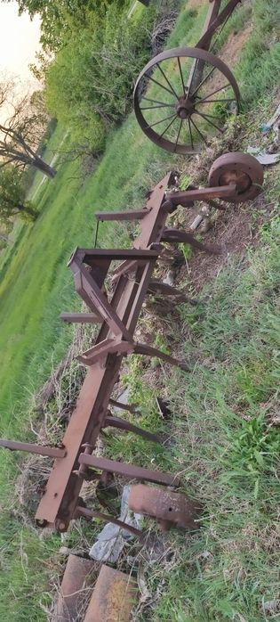 Плуг навісний 3-х корпусний Продам