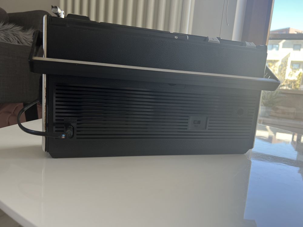 Radio GRUNDIG, stare, raczej sprawne ale do wyczyszczenia