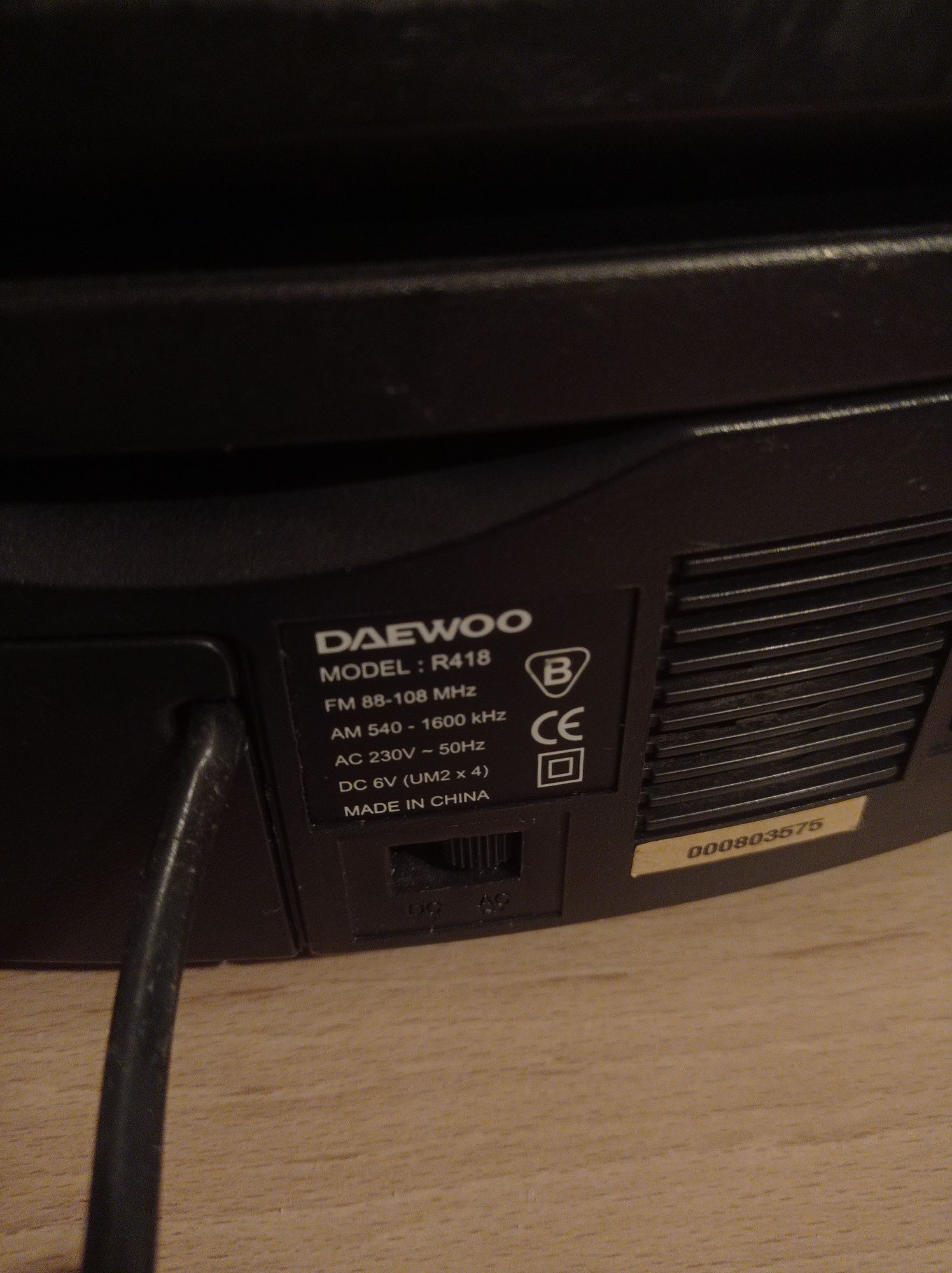 Radio  biało czarny DAEWOO
