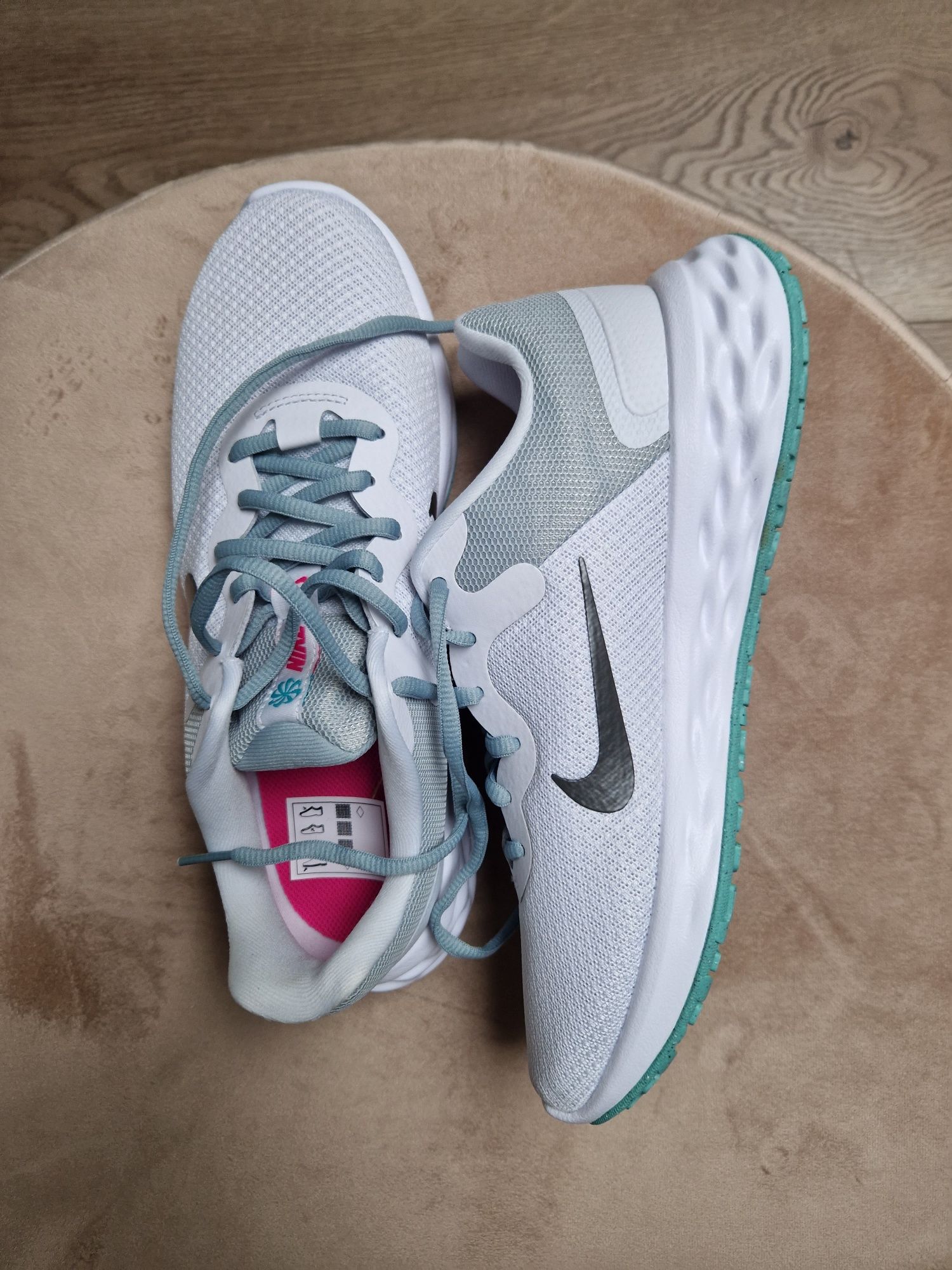 NOWE Buty Nike 40