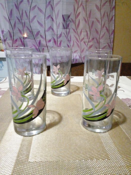 Набор стеклянных стаканов