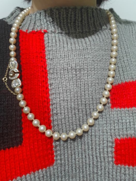 Stary naszyjnik z pereł z bardzo pięknym złotym zapięciem Vintage