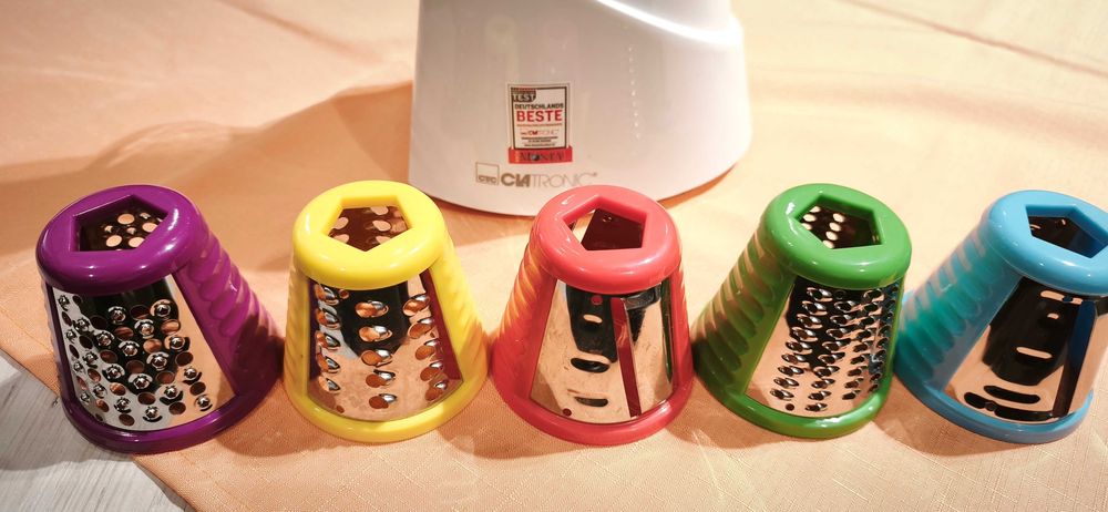 Szatkownica, elektryczna tarka do warzyw 5 wkładów Clatronic