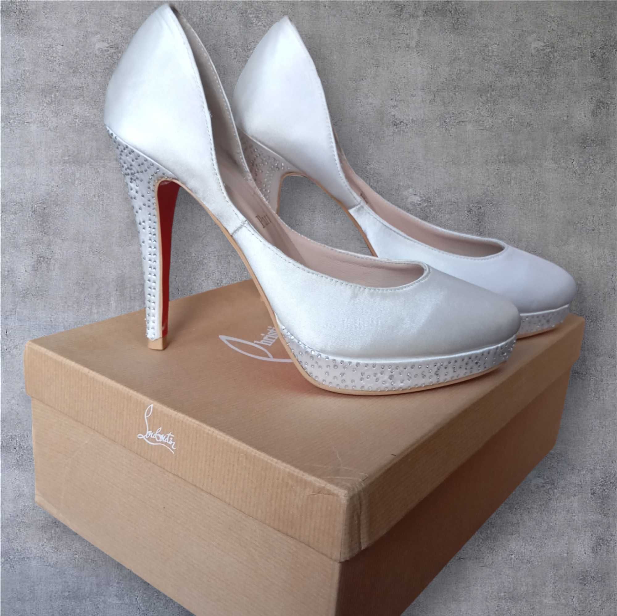 Szpilki ślubne Louboutin satyna dżety 25,5 rozm 40