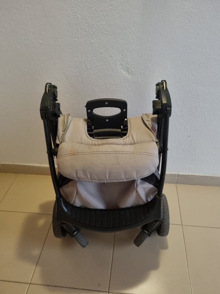 Ovinho bebé +carrinho+base auto chico