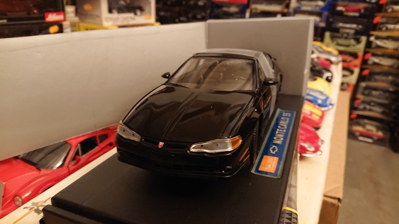 Chevrolet Monte carlo 2000 Sunstar 1:18