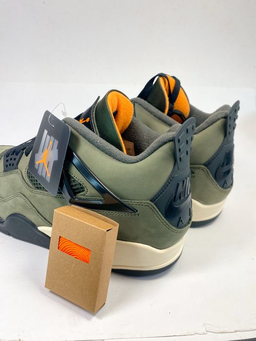 Jordan 4 Retro OG Undefeated (2025) - 44.5 ao 47.5