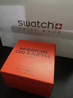 Omega x Swatch Lava SO33O100 – Nowa Era Bioceramiki