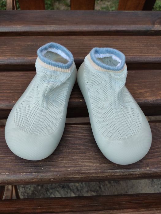 Нове літнє дитяче взуття