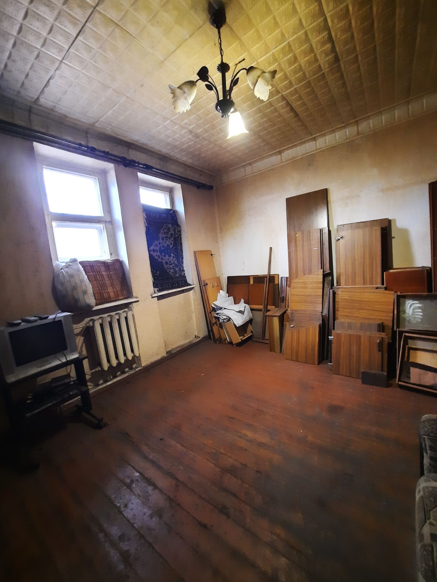 Продам 3кімнатну площа Володимира Великого(Артема)