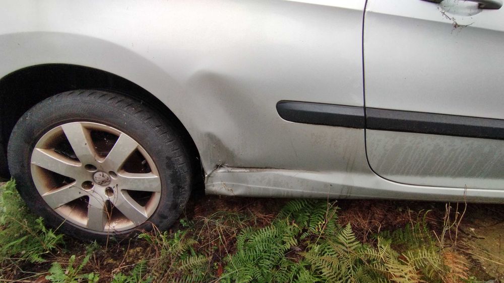 Peugeot 308 1.6 HDi Comercial – 2010 - Com avaria