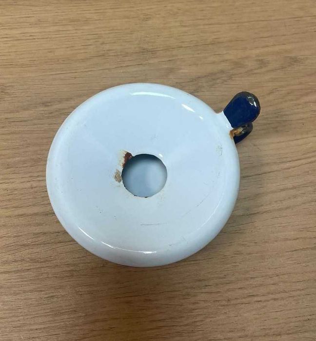 Cuspideira escarradeira em esmalte, anos 20