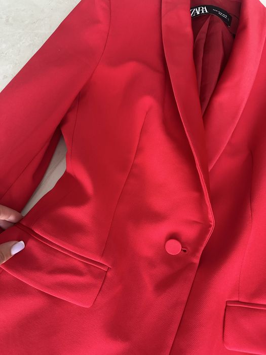 Костюм червоного кольору брюки і піджак zara