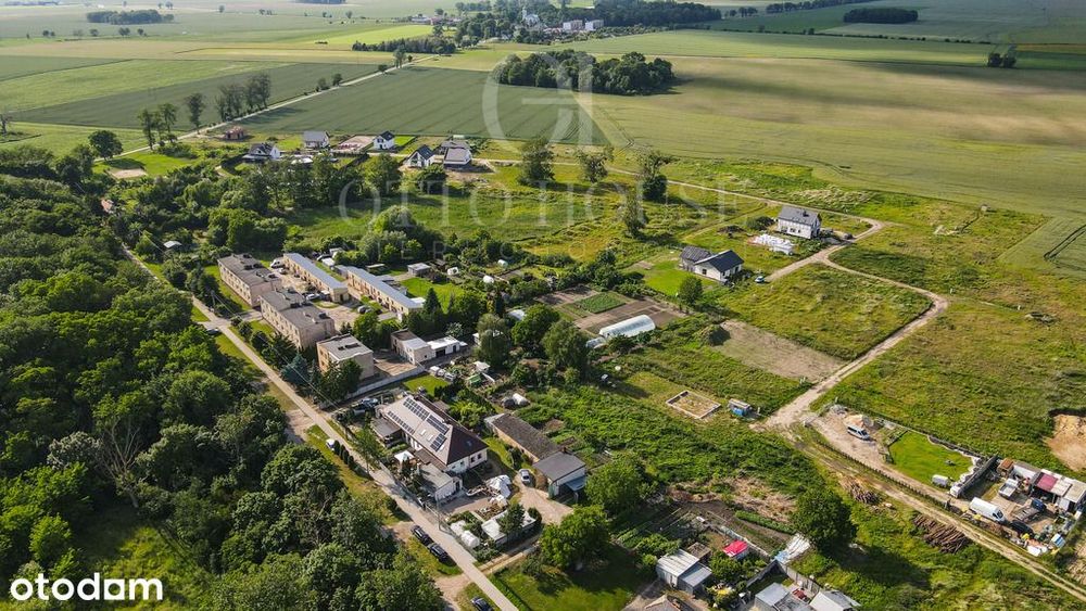 Działka z ważnym pozwoleniem i rozpoczętą budową