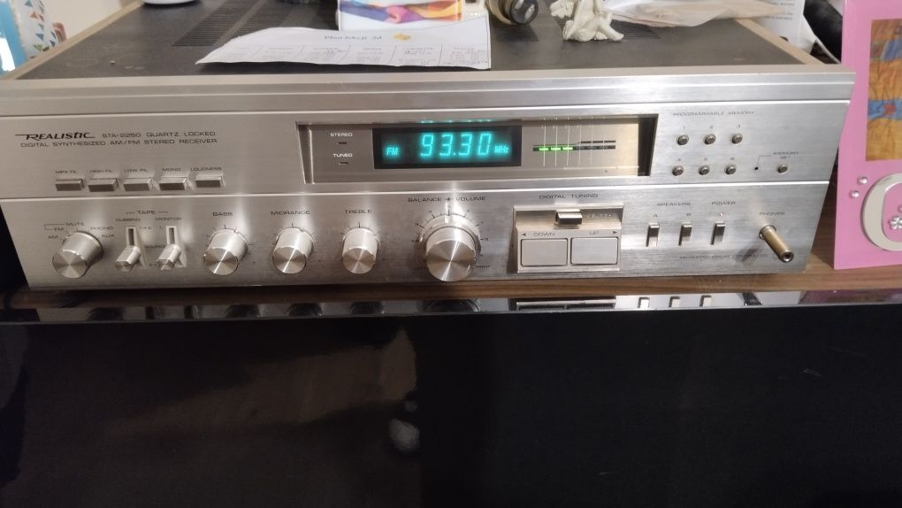 Amplituner Realistic STA-2250