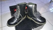 Botas Biqueira Aço Novas Nunca Usadas Novas Numero 34 Tipo DR. MARTENS