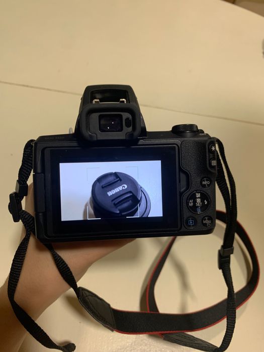 Câmera Canon EOS M50 + lente 15- 45mm