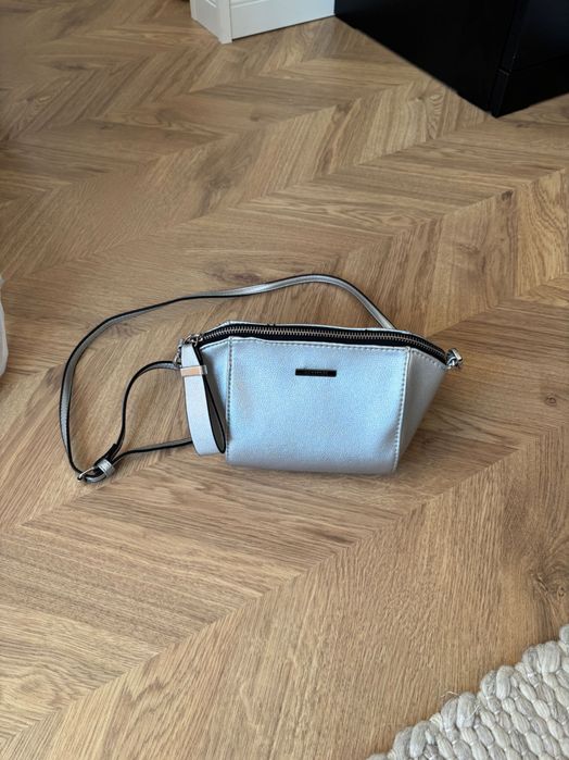 Srebrna mała torebka do ręki lub na ramię