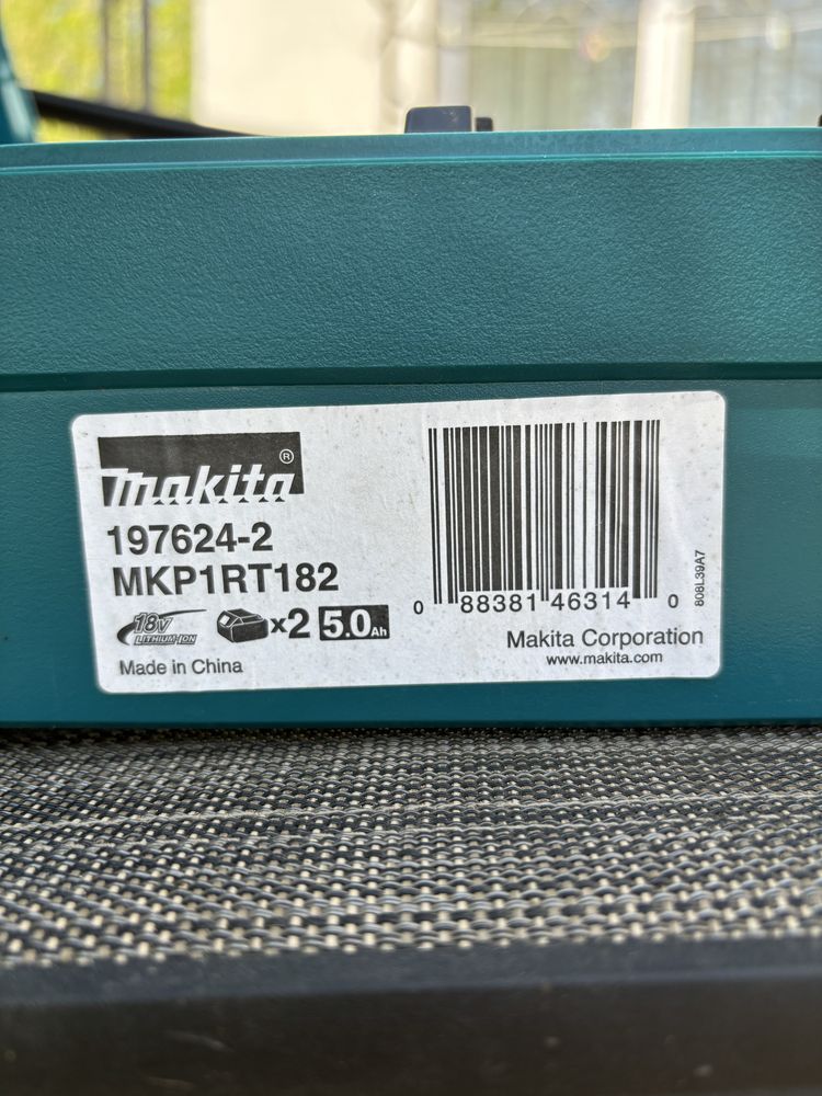 Zestaw baterii z ladowarka 18v makita.